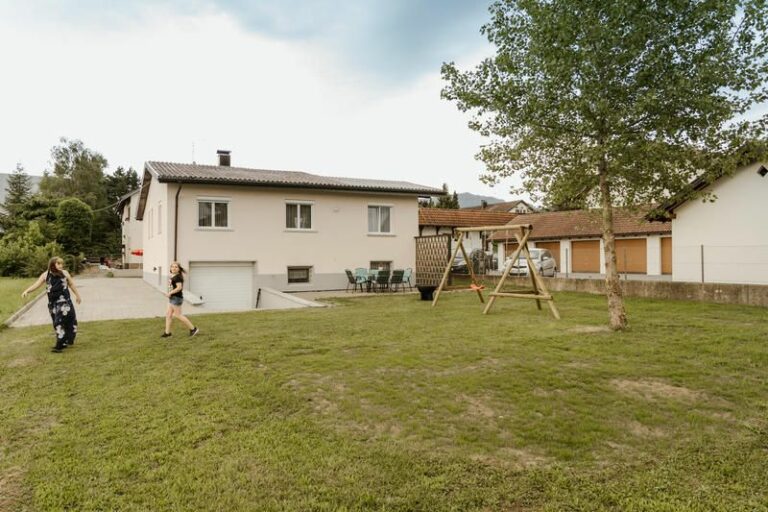 photo-uid-469-1593515149-768x512