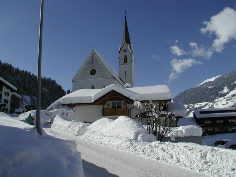 photo-uid-146-1645561042-768x576