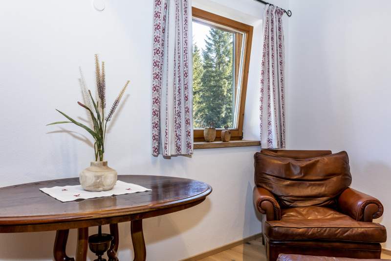 99a76c96-9b8a-4fb7-bf8c-59c89077bb9e