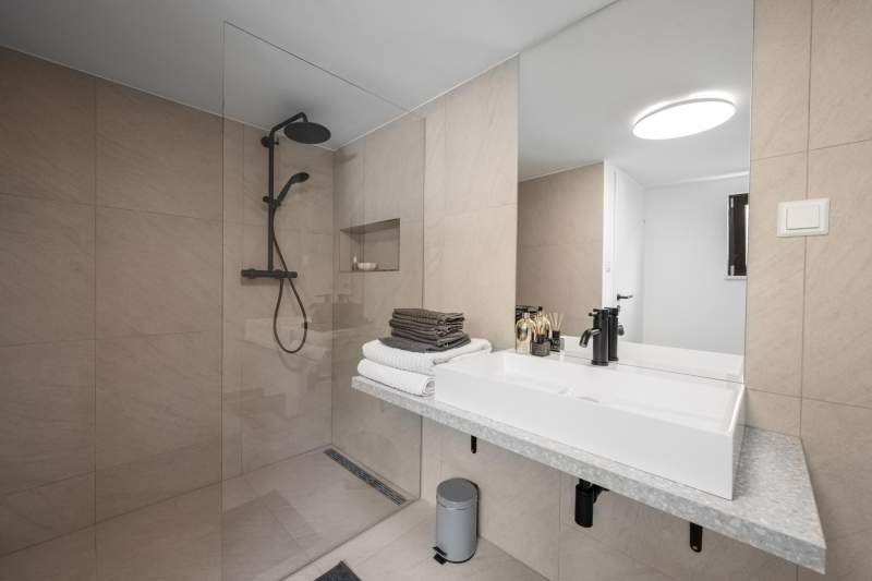 30ec0dfc-16f4-47d1-97ba-c018c99c28f4