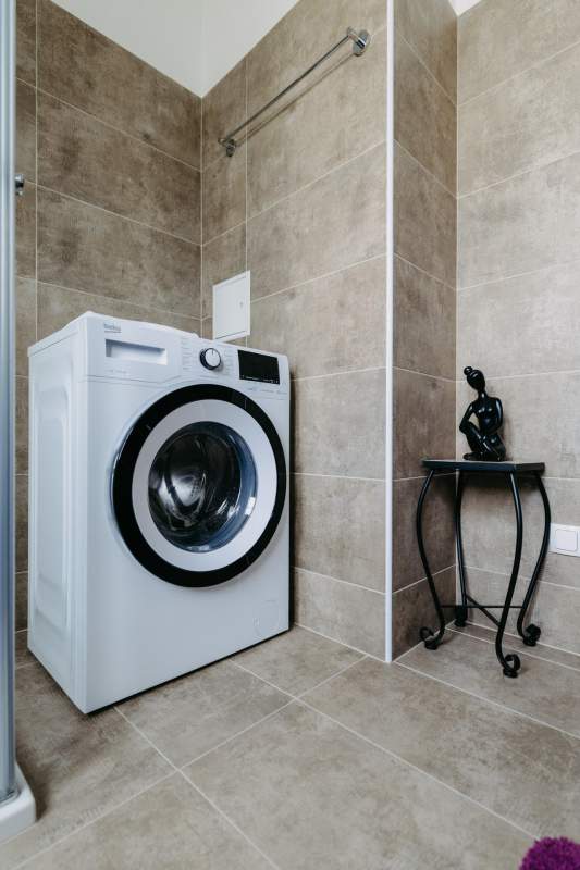 05ce077f-f8cd-4285-a87e-65366bc22349