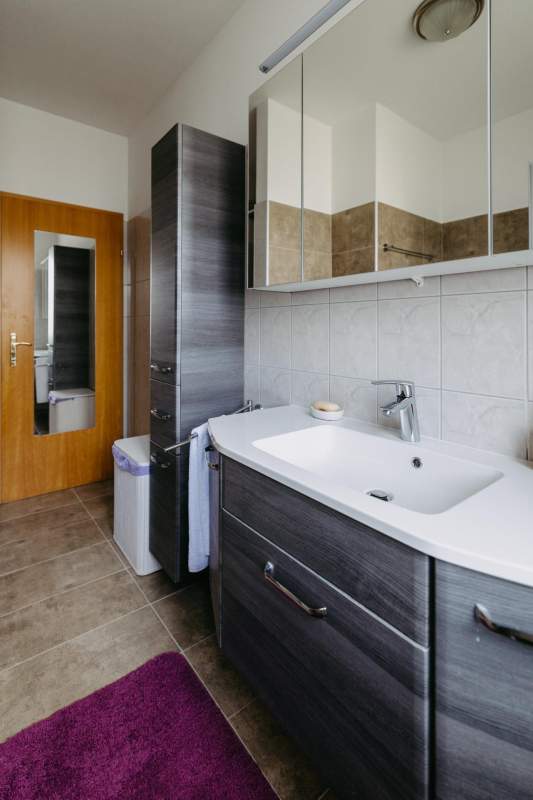 fb88975d-b87c-48f5-bdd4-ff87d7166063