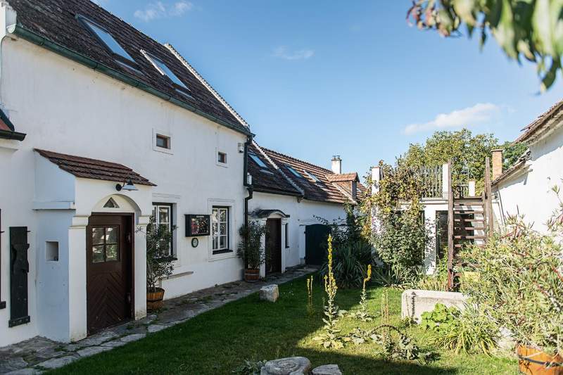 a2ccd354-4158-40d4-81f4-76eca4615f8b