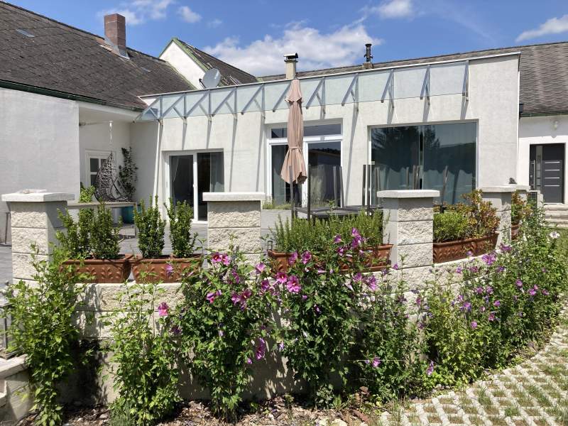 ff5f9329-2bfa-4ffc-a1c7-e05c7c58c908