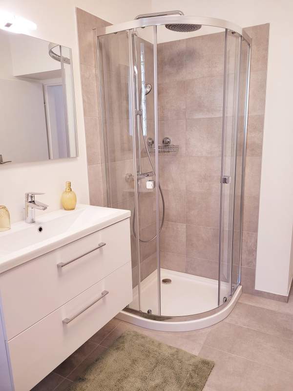 ab9ff3a0-8327-4ceb-aa42-40df1726b370