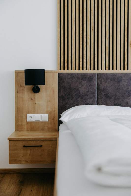 04e7dfea-a46c-4451-ac8e-0da3fe282e34