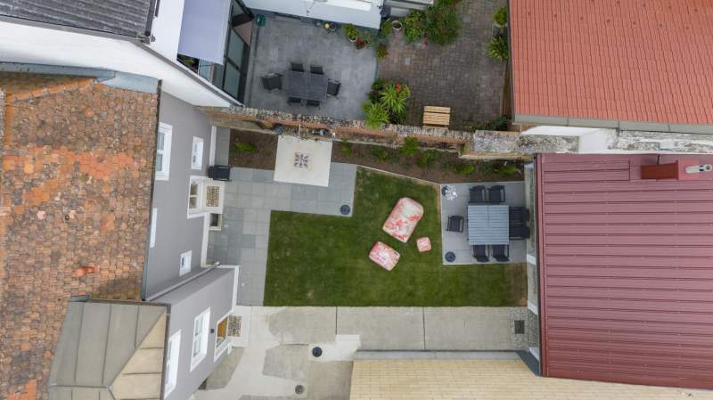 ec7e3fb6-8bbb-4ba8-873c-f98ab113e890