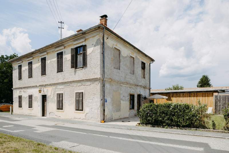 7e1df17f-dc04-4d30-a076-9a13a46ecbef