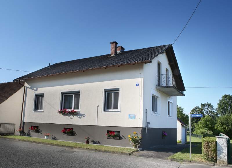 dd5b227f-6f86-42eb-a4a8-684358622595