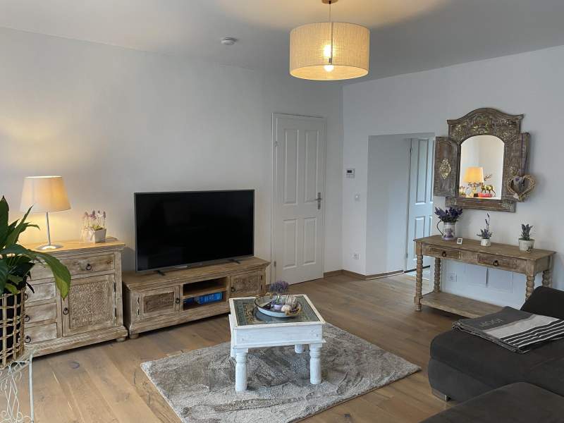 3f928189-8f03-43f7-b183-169ede34c2e6