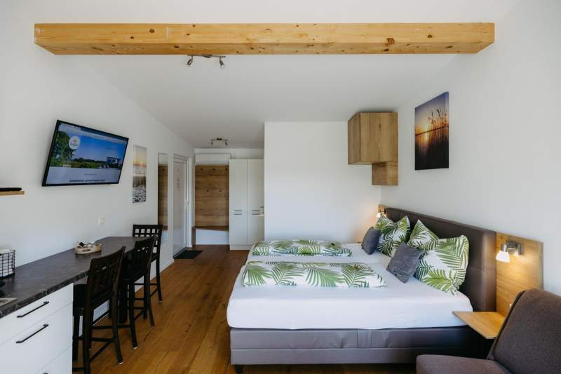 a316d9f2-5f27-4f17-aa27-2950bb15f891