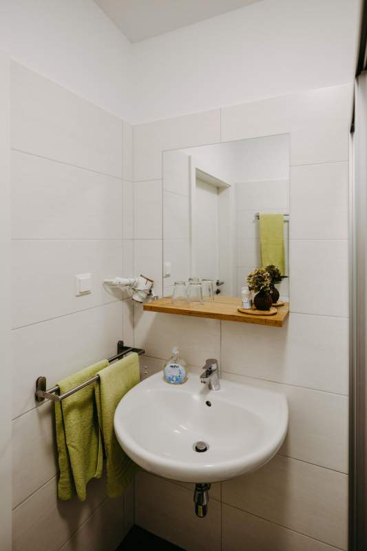 e9e9bc5e-7993-4963-8f64-b97e5dead6f5