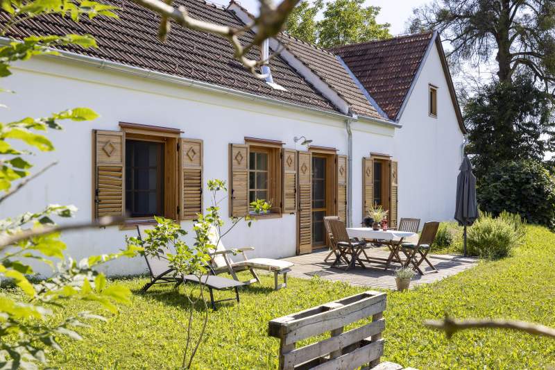 6b420dd8-52be-47e4-ac20-6b0207f41198