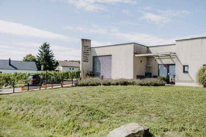 b7f5c416-a964-4dd5-bbe9-175b30ff12ce