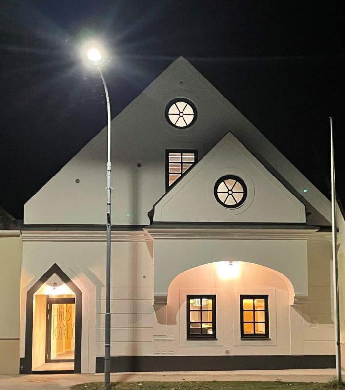 835765d6-ef24-481c-b6df-f0a42838b05a