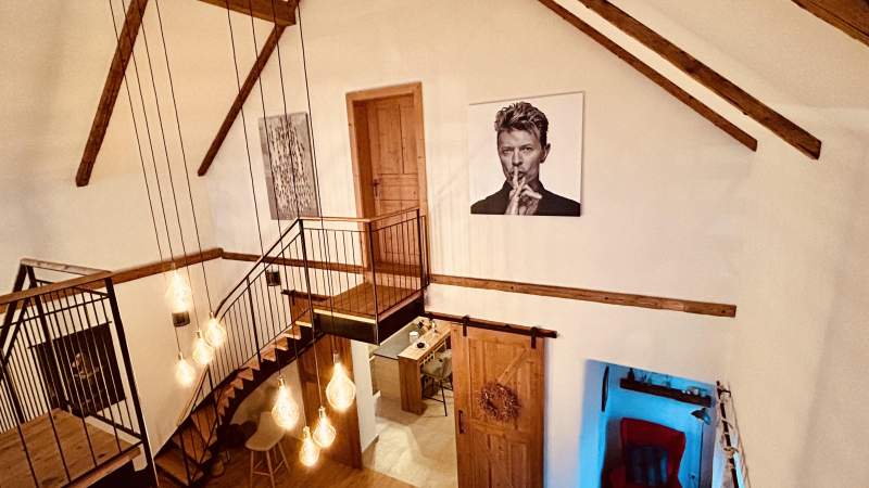 c652fb51-a4a0-40a8-9c07-d04a00bb5d21