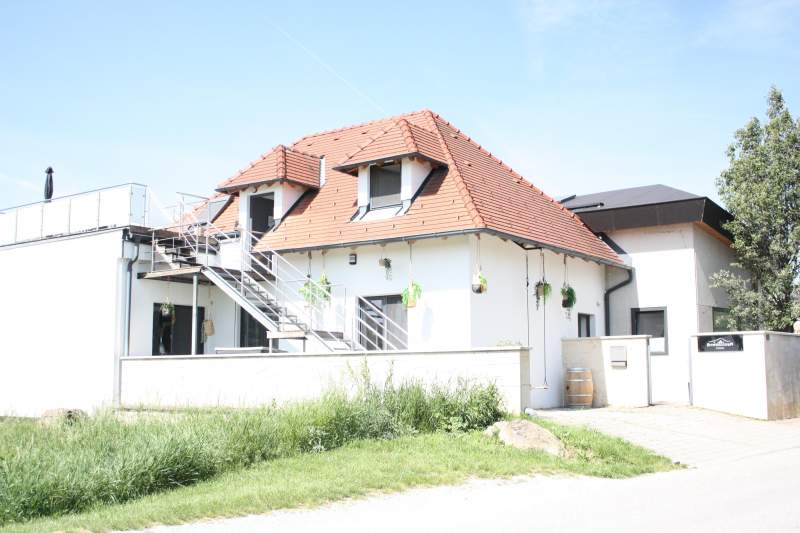 4a6787d0-6af7-4ca1-95d2-9e72e7008c5e