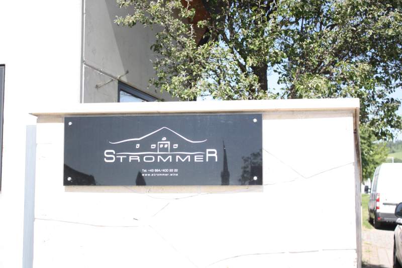 b230c1f5-bfc0-4477-9693-6506fd479bee