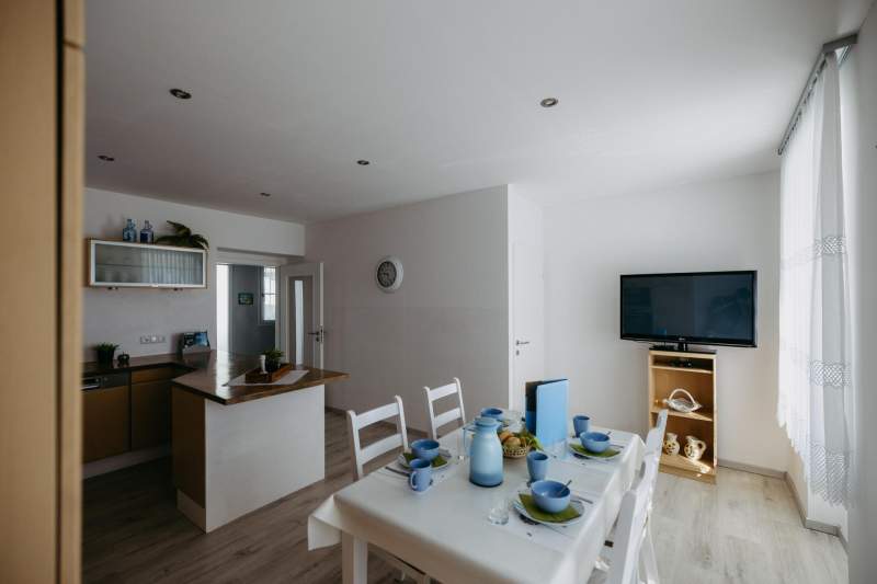 4f045d99-292f-4b18-bcd8-8a3c446ae8e1