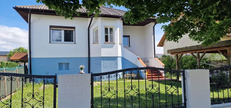 95b06fe0-7a5a-48f2-b22f-3f8954081a9e