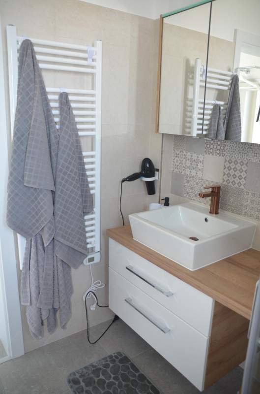 e8eb38e1-ff5b-4367-8333-3cb2a04c1453