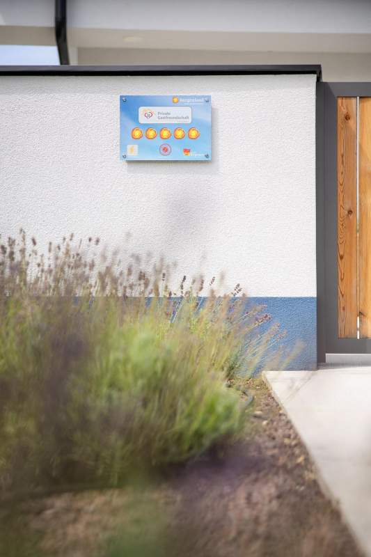 b1df7ca4-5b70-4a0d-8e2c-63d818c08f90