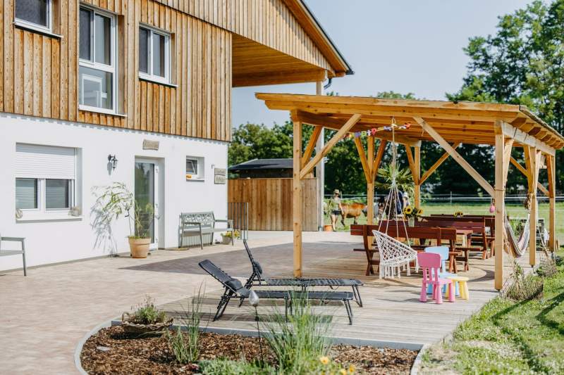 f9b2ea4d-1b6f-46bb-9252-5674ff4dc394