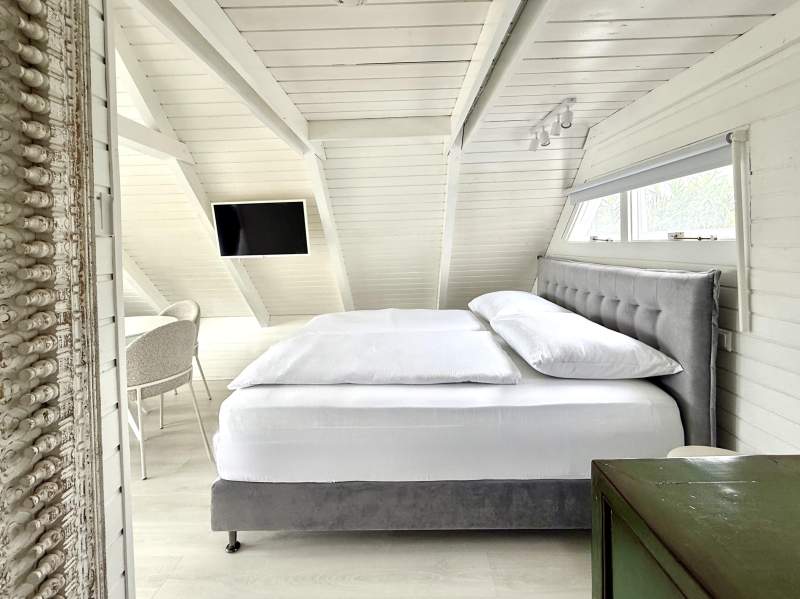 23f87ce2-d581-4a87-9c2a-2a570e0764ad