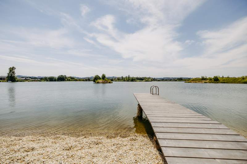 f895d4df-8fa5-45f9-81b6-38950df13970