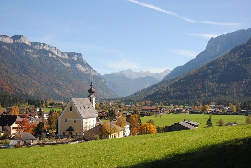 kitzbueheler-alpen-pillerseetal-waidring-ortsansicht-sommer-petra-astner-1