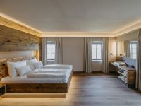 room_image.jpg