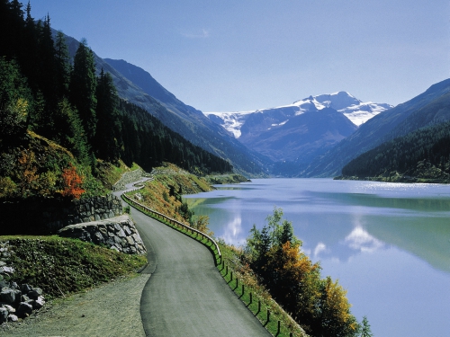 Kaunertal Gletscherstrasse beim Gepatsch Stausee Tirol Oesterreich Werbung Jezierzanski